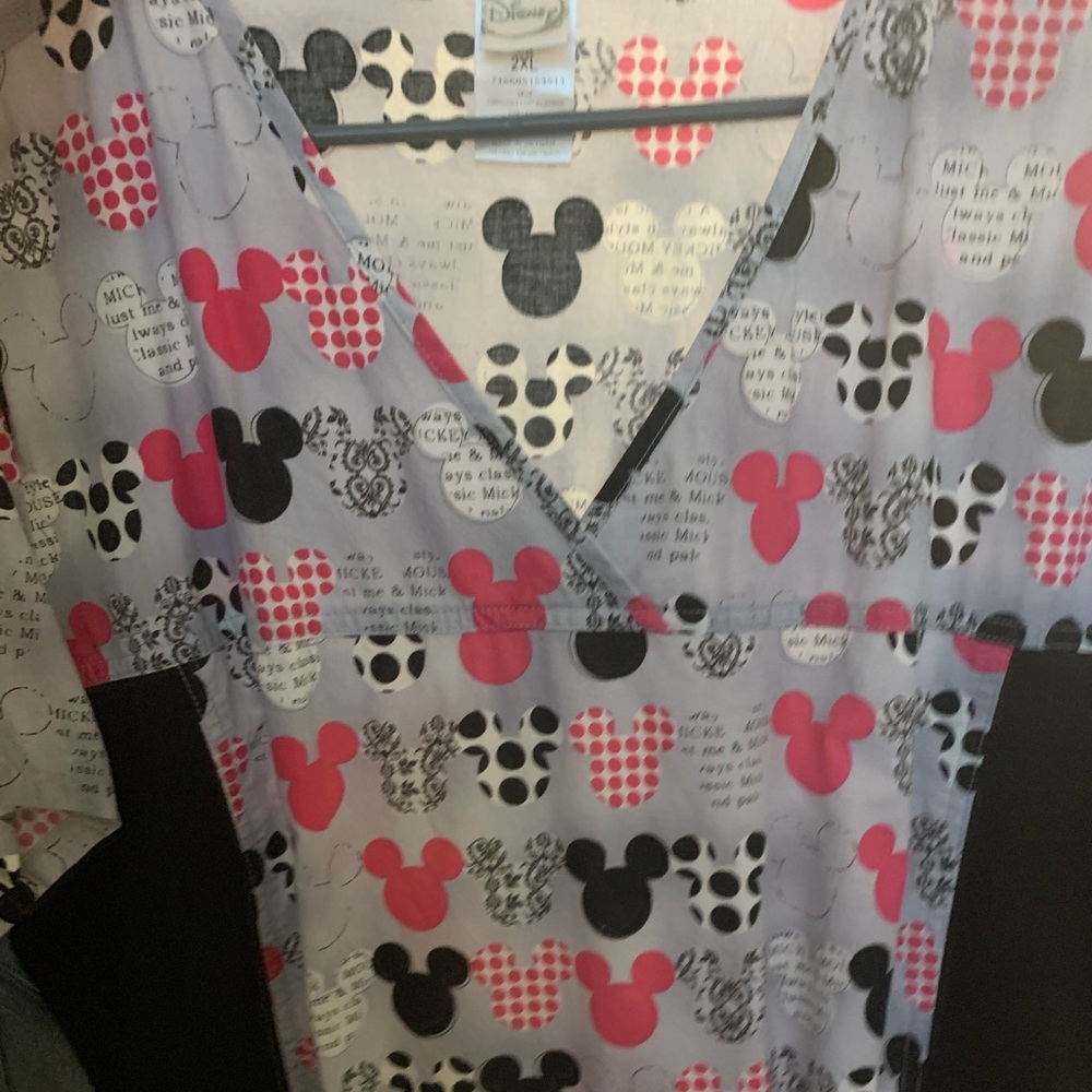 Scrub top